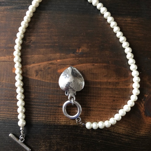 Anne Klein pearl toggle necklace - Picture 4 of 5